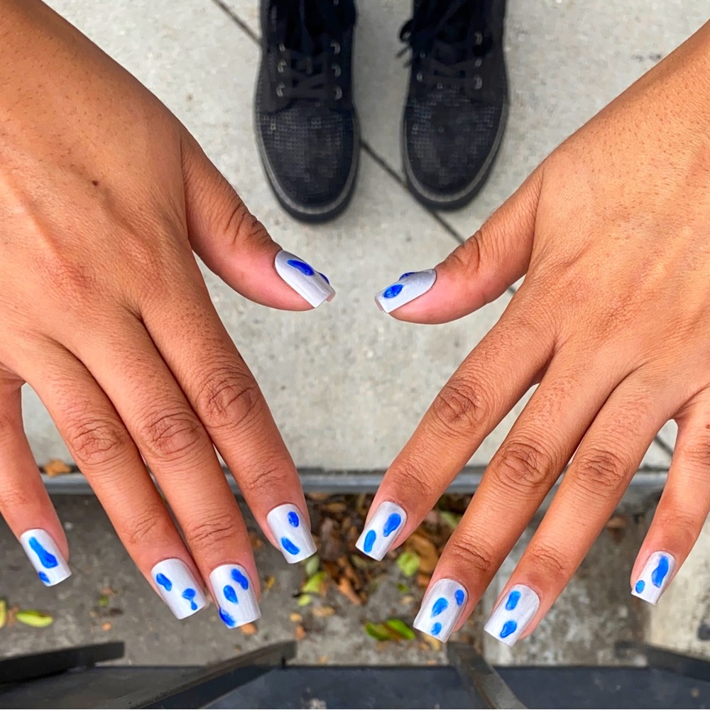 Custom press on nails.
